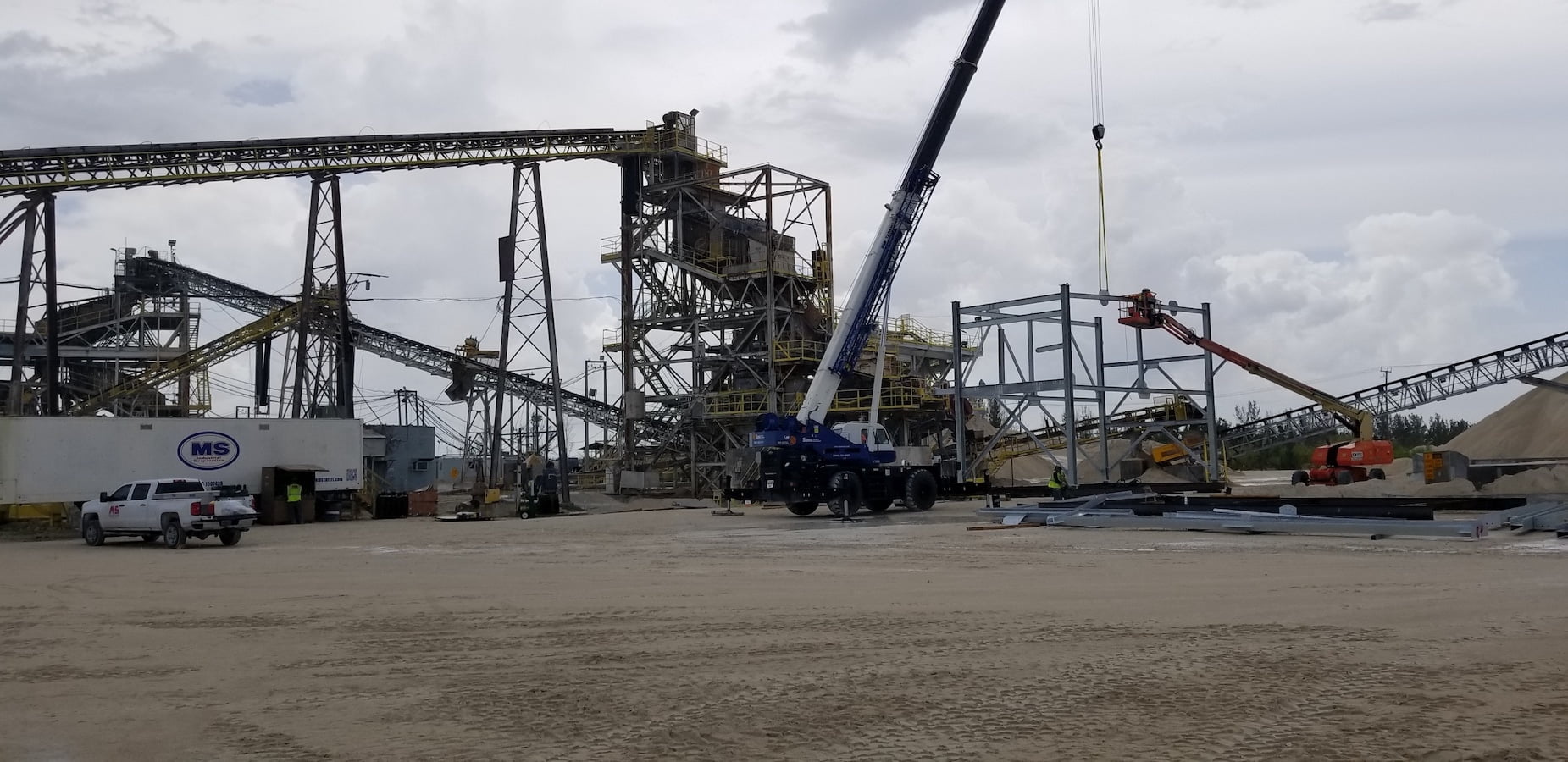 station 3 screen tower project in miami florida